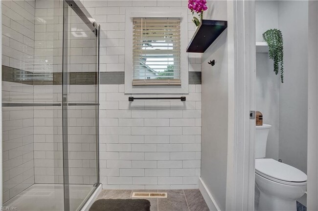 Building Photo - 1780 Valhalla Arch