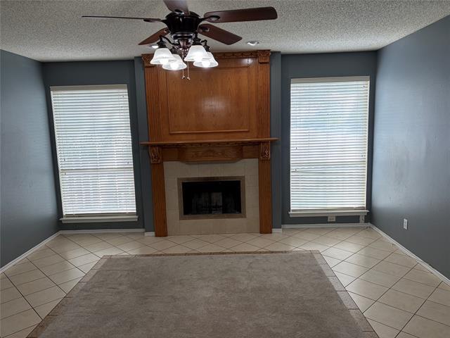 Building Photo - 1403 Lakeshore Dr