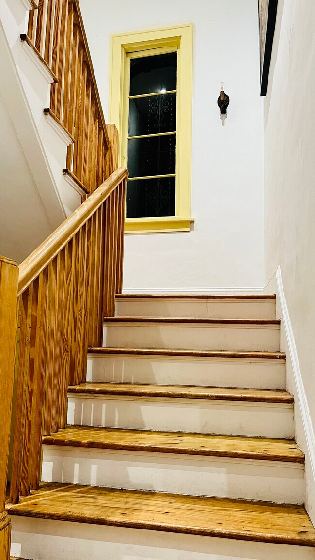 Stairway - 407 Alhambra Cir