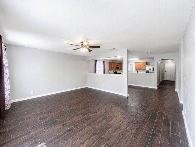 Building Photo - Move-In Ready 4-Bedroom Home Near Tesla, Airport & Downtown Austin
