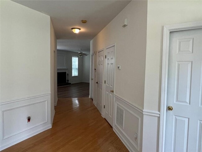 Building Photo - 421 Holland Springs Dr NW