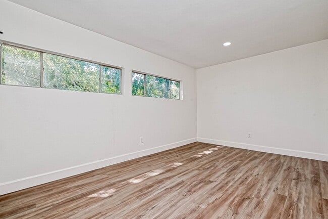 Building Photo - 5609 Denmark St