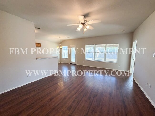 Building Photo - 125 Logan Ln