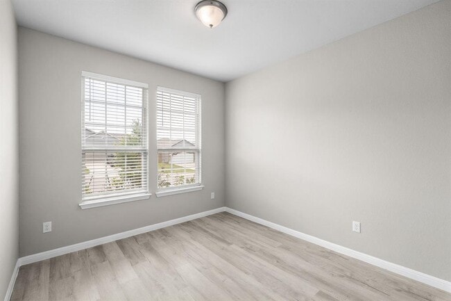 Building Photo - 313 McLintock Rd