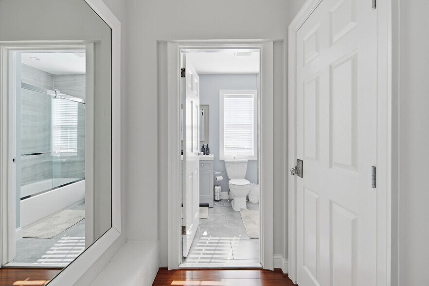 Building Photo - 1304 Van Buren St NW