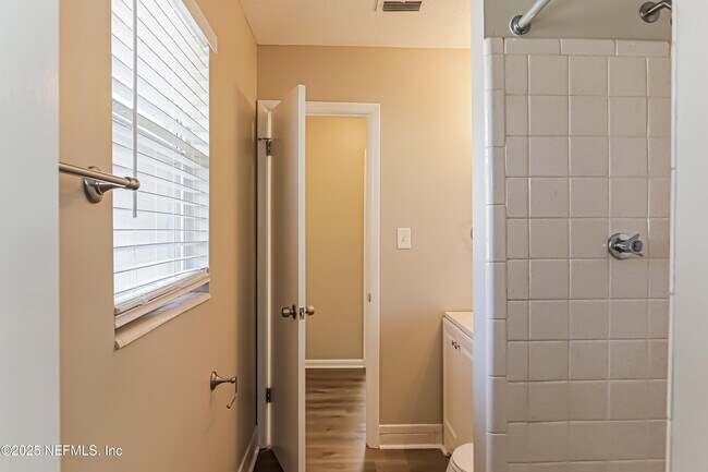 Building Photo - 4936 Perrine Dr
