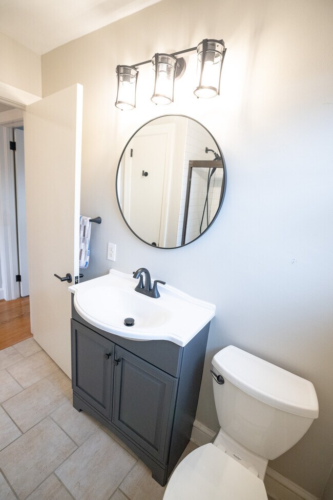 First floor bathroom - 1210 Mowbray Pl
