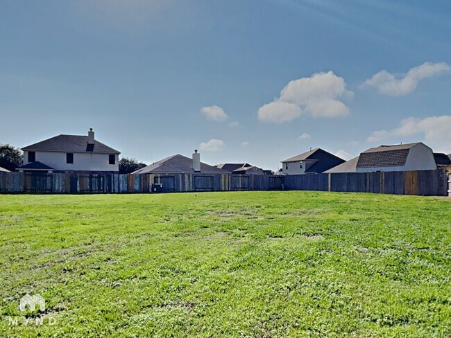 Building Photo - 14906 Sparks Ct
