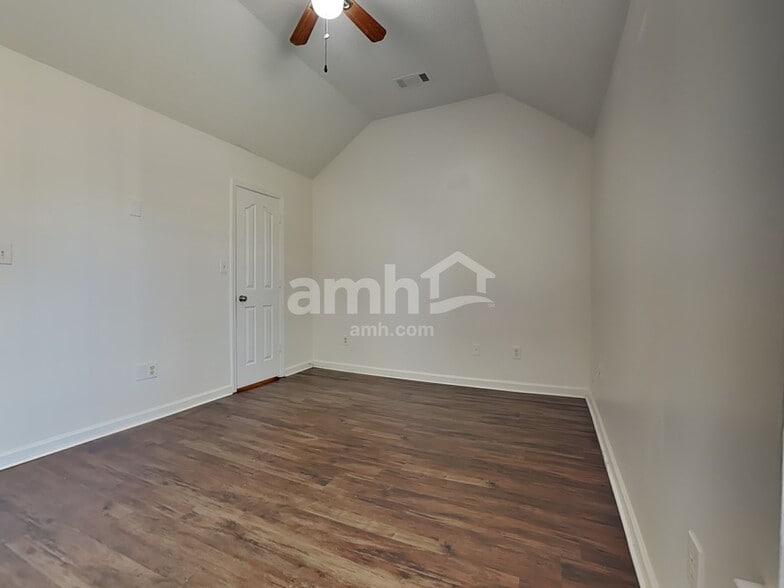 Building Photo - 4938 Copper Valley Dr E