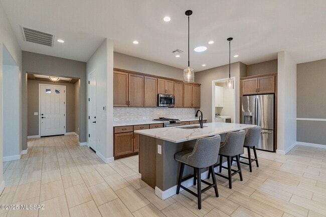 Building Photo - 39548 S Summerwood Dr