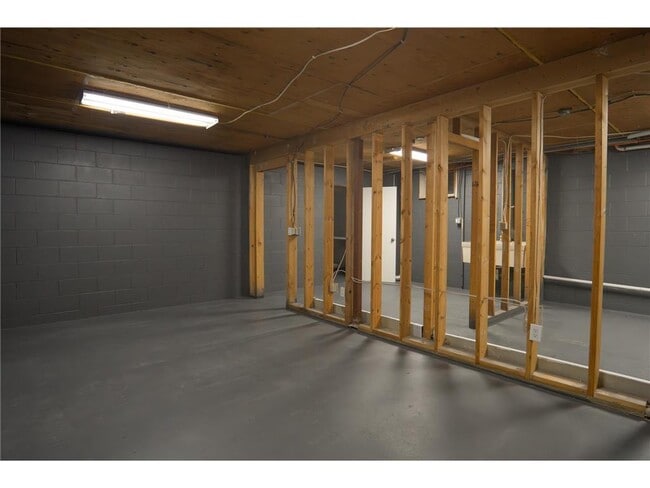 Building Photo - 19115 Homestead Cir