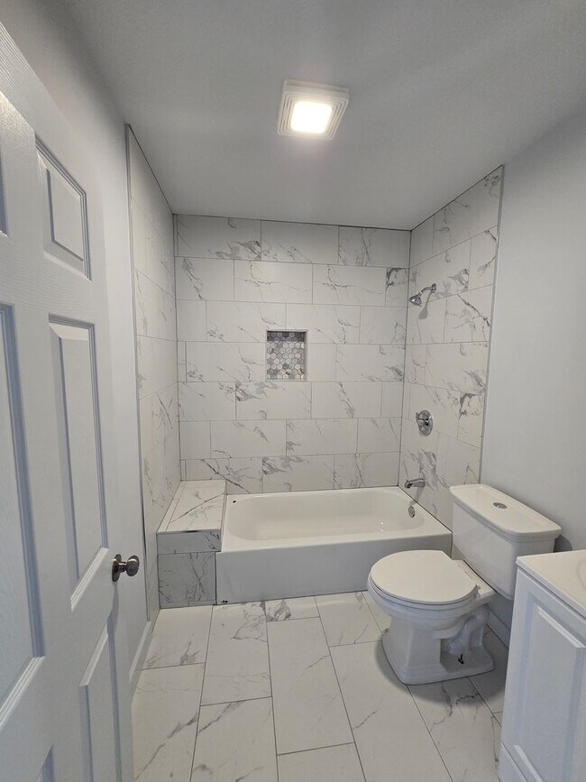 Building Photo - Gorgeous Fully Renovated 3-Bedroom Home | ...