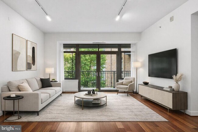 Building Photo - 2425 L St NW