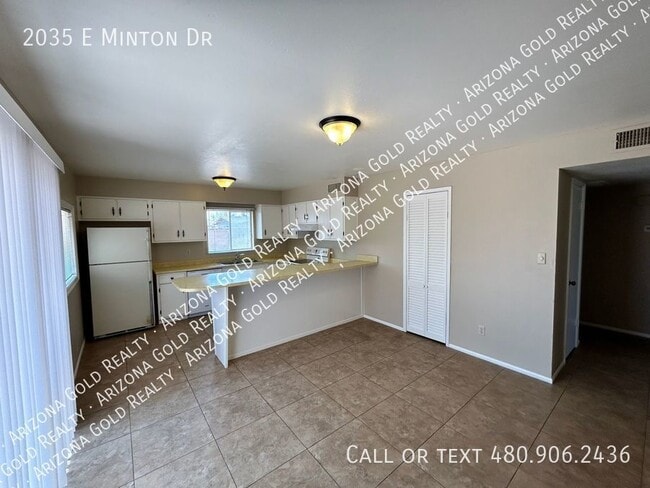 Building Photo - 2035 E Minton Dr