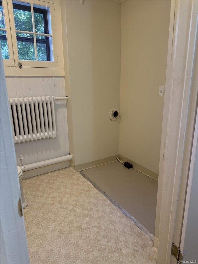 Building Photo - 50 NY-343