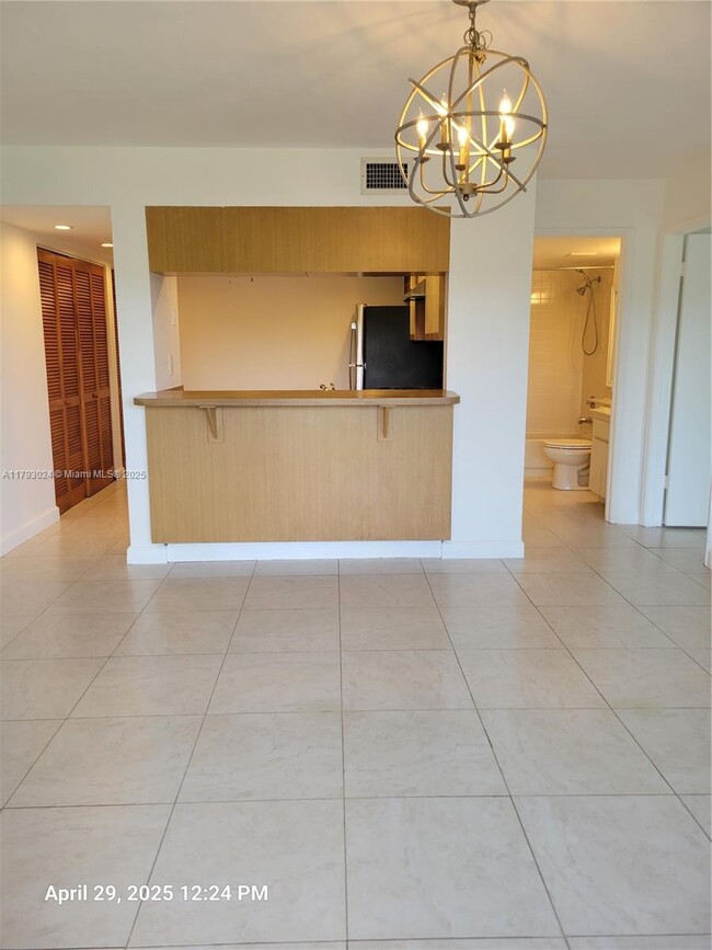 Building Photo - 8860 SW 123rd Ct