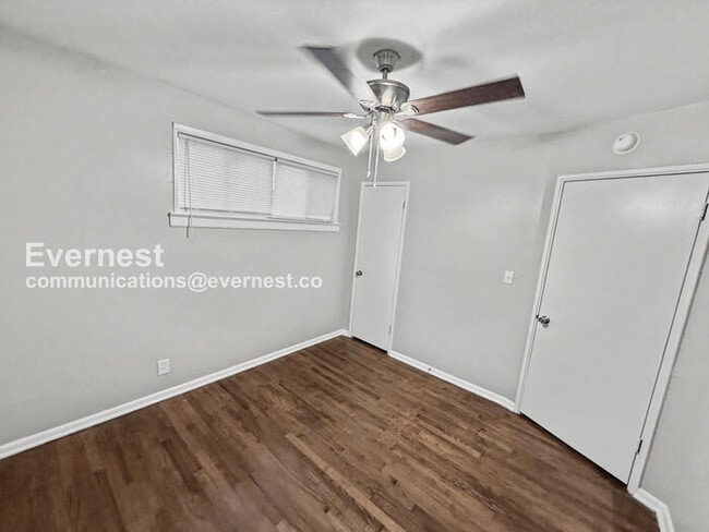 Building Photo - 3056 Highland Dr