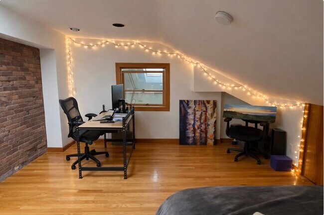 Building Photo - 30 Newbern St