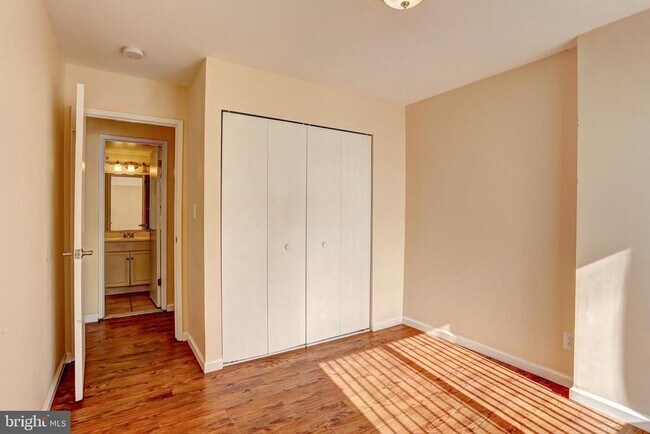 Building Photo - 6009 Majors Ln