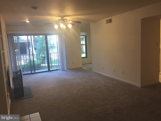 Building Photo - 136 Duvall Ln