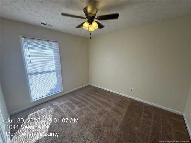 Building Photo - 1641 Veanna Dr