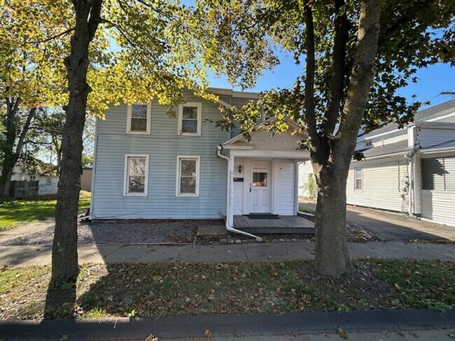 Primary Photo - 309 W Broad St