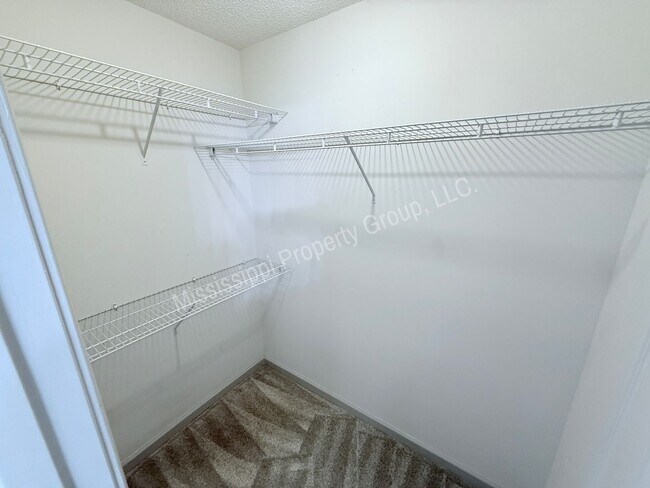 Building Photo - 3BR/2BA Home For Rent