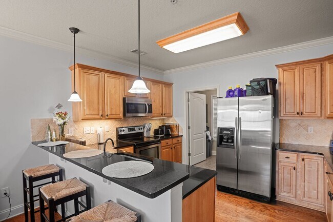 Building Photo - Plainsview Condo | 2 Bed 2 Bath