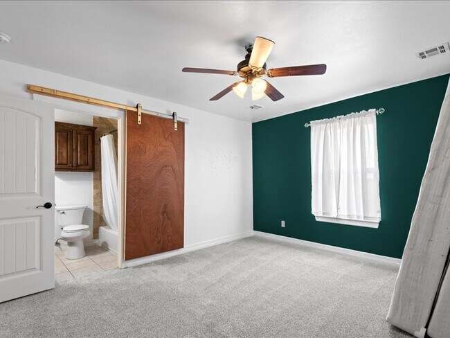 Building Photo - 2702 Waterford Ct