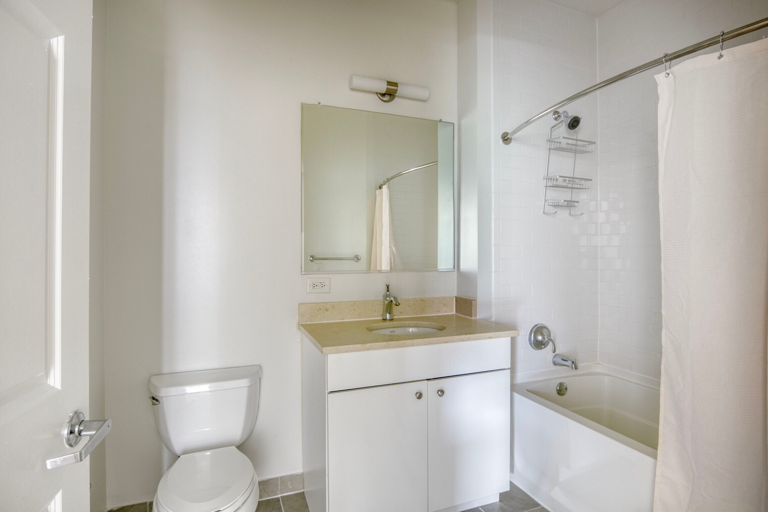 Building Photo - 800 Madison St