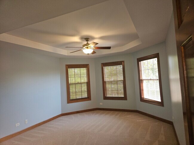 Building Photo - 733 Woodbury Ct