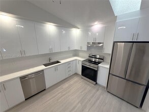 Building Photo - 1439 Captains Walk