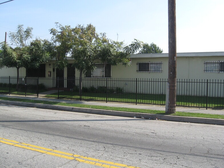 unit exterior - 5624 Hooper Ave