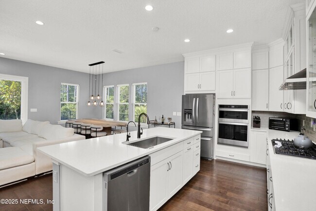 Building Photo - 176 Settler's Landing Dr