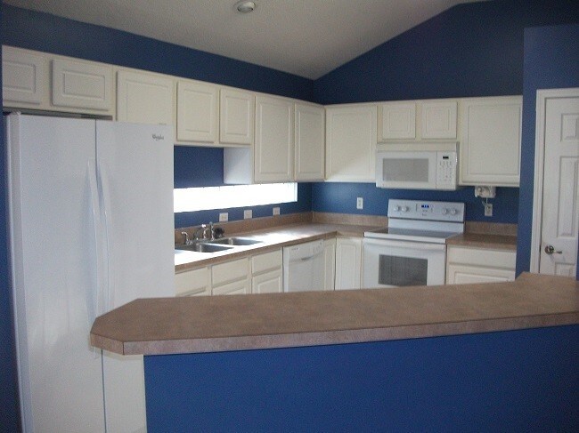 Building Photo - 432 Chamberlain Dr
