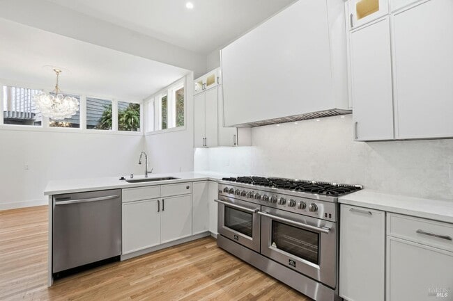 Building Photo - 172 Bella Vista Ave