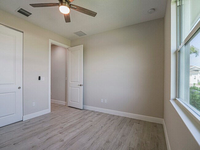 Building Photo - 6423 High Pointe Cir