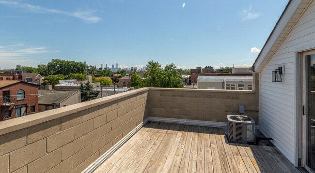 Building Photo - 2639 N Wayne Ave