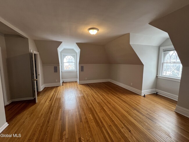 Building Photo - 1114 Union St