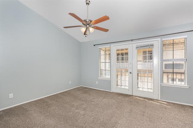 Building Photo - 8750 Park Ln