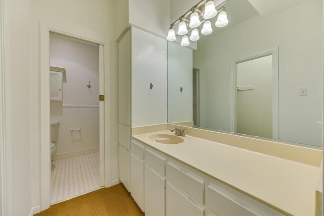 Building Photo - 1701 Jennie Ave