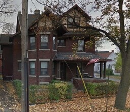 Building Photo - 347 Broadway