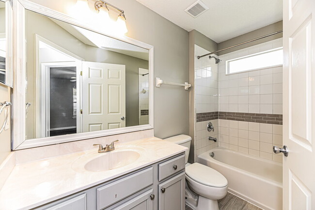 Building Photo - 301 N Lake Cunningham Ave