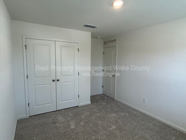 Building Photo - 2632 Pivot Rdg Dr