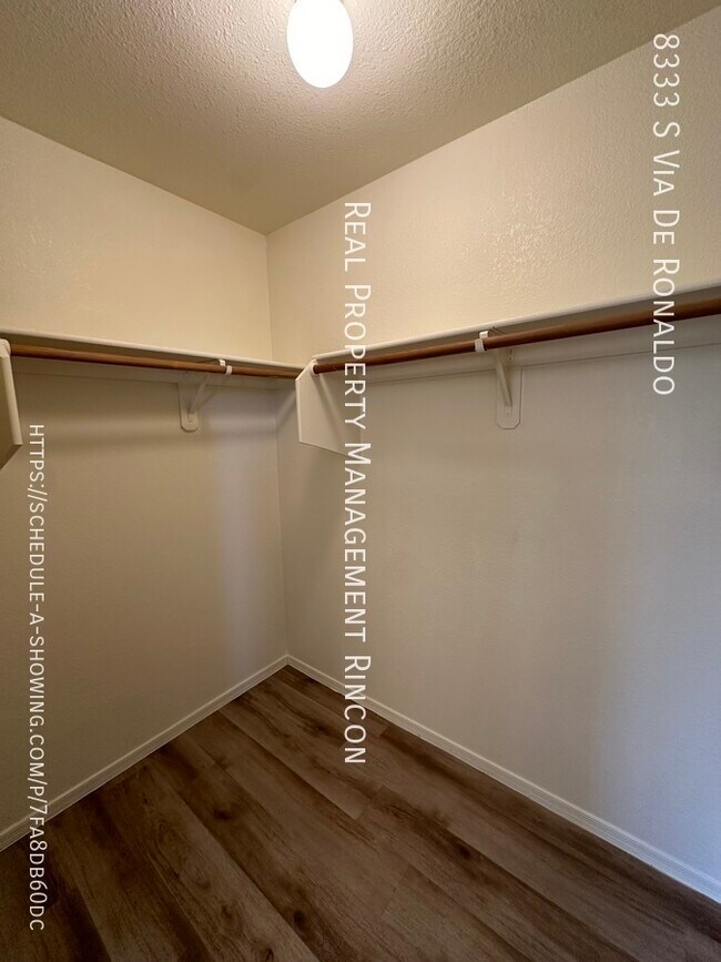Building Photo - AVAILABLE NOW!!  Amazing 4bed/2bath in Rit...