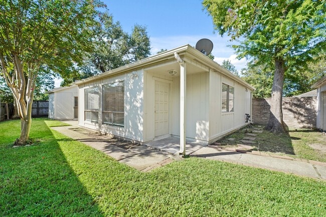 Building Photo - 16107 Grassy Creek Dr