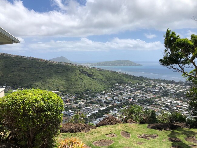 Primary Photo - Kahalakua House