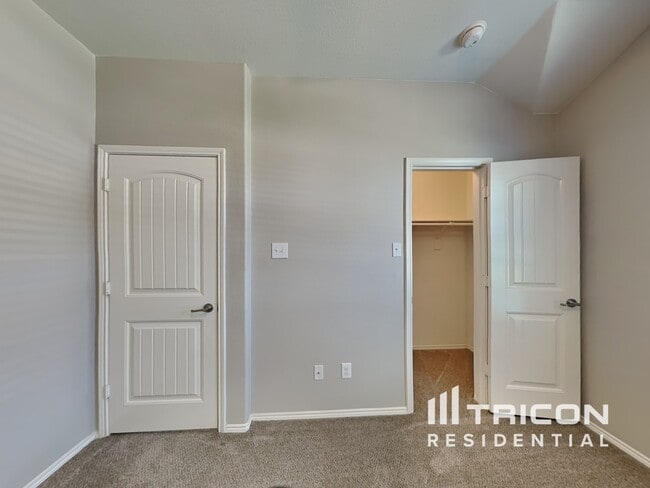 Building Photo - 14605 San Pablo Dr