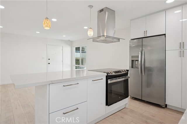 Building Photo - 5330 Zelzah Ave