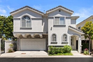 Building Photo - 15804 Crest Ln